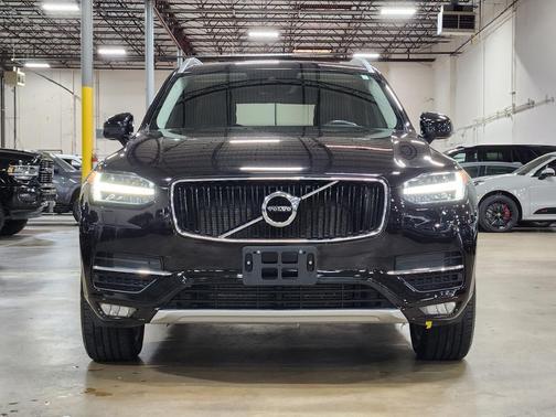 2018 Volvo XC90 T6 Momentum