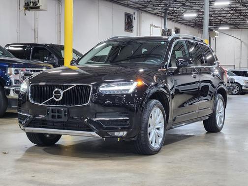 2018 Volvo XC90 T6 Momentum
