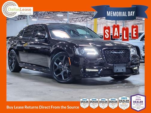 Black 2022 Chrysler 300 Touring L