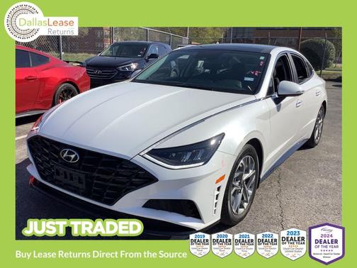 White 2022 Hyundai SONATA SEL