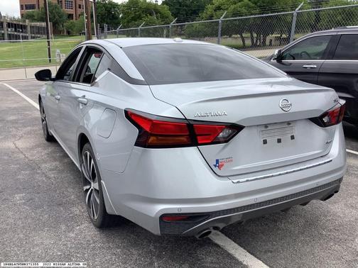2022 Nissan Altima 2.5 SR