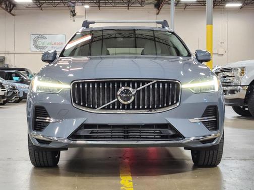 2023 Volvo XC60 Recharge Plug-In Hybrid T8 Plus Bright Theme