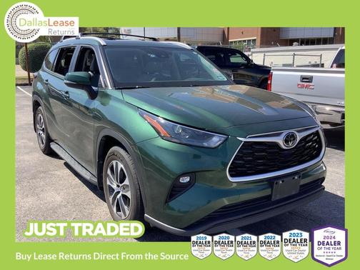 Green 2023 Toyota Highlander XLE