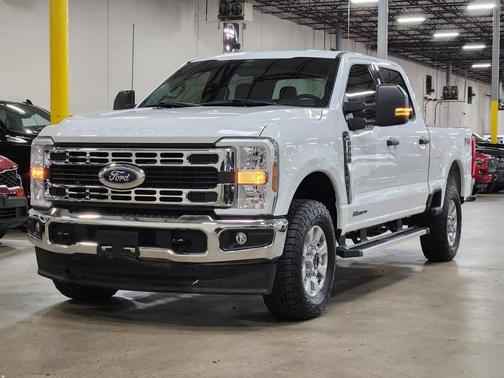 White 2024 Ford F-250 XLT