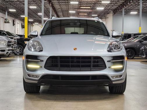 2016 Porsche Macan Turbo