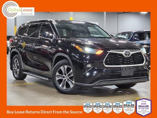 Black 2022 Toyota Highlander XLE