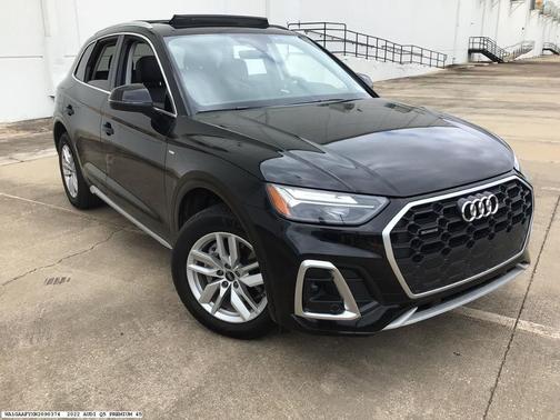 Mythos Black Metallic 2022 Audi Q5 45 S line quattro Premium
