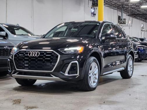 Mythos Black Metallic 2022 Audi Q5 45 S line quattro Premium