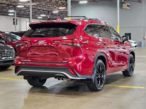 Red 2023 Toyota Highlander XSE