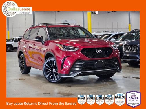 Red 2023 Toyota Highlander XSE