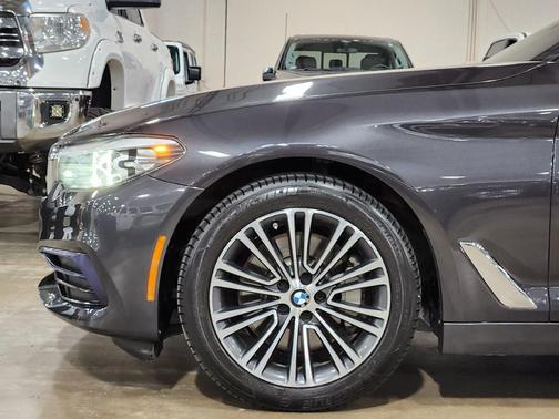 2019 BMW 530 i xDrive