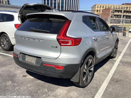 2023 Volvo XC40 B5 Plus Dark Theme