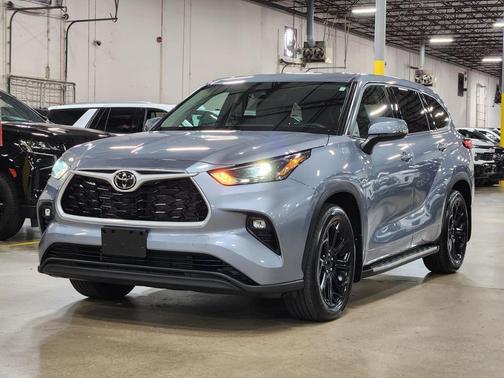 2022 Toyota Highlander LE