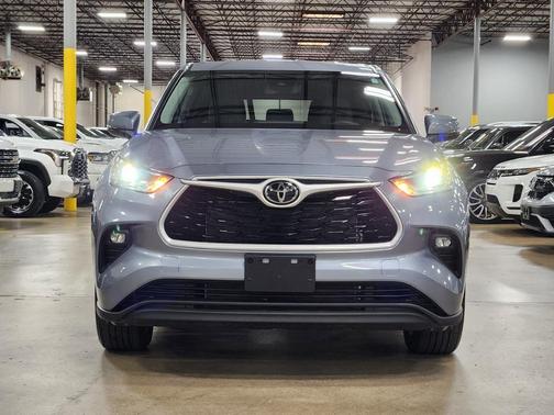 2022 Toyota Highlander LE
