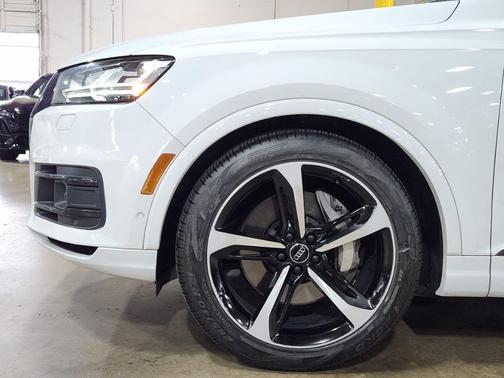 2019 Audi Q7 55 SE Premium Plus