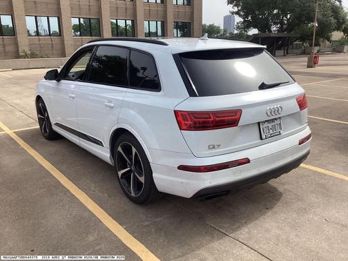 2019 Audi Q7 55 SE Premium Plus