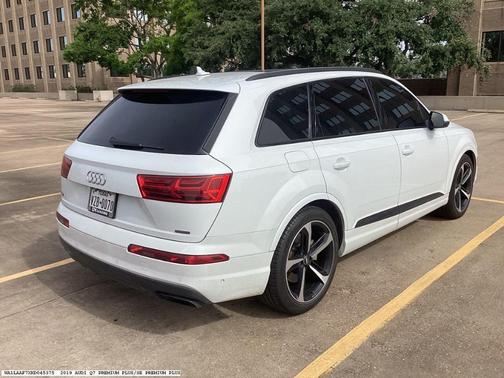 2019 Audi Q7 55 SE Premium Plus