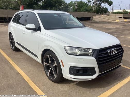 2019 Audi Q7 55 SE Premium Plus