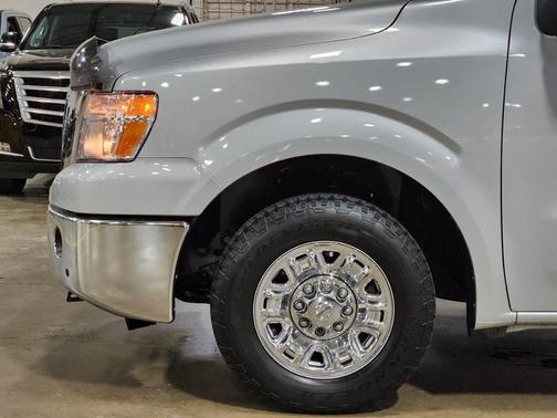 2021 Nissan NV Passenger NV3500 HD SL V8