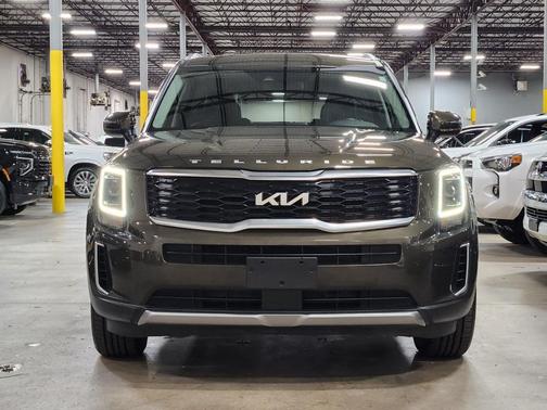 Green 2022 Kia Telluride S