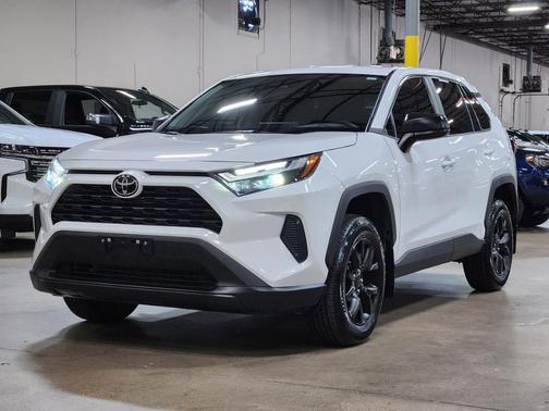 2024 Toyota RAV4 LE
