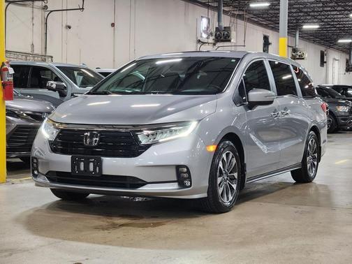Silver 2023 Honda Odyssey EX-L