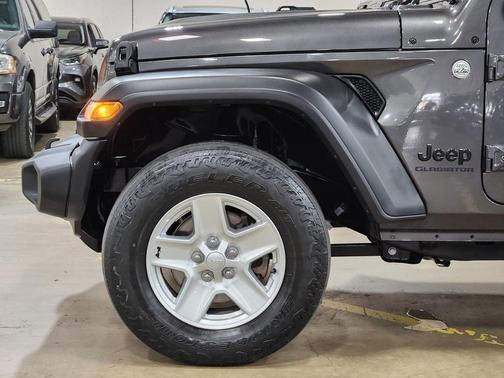 2020 Jeep Gladiator Sport