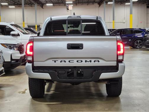 2022 Toyota Tacoma SR