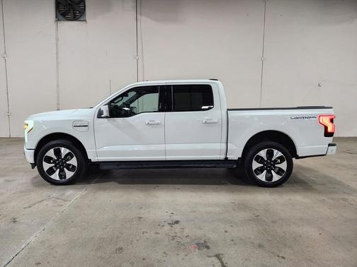2022 Ford F-150 Lightning Platinum