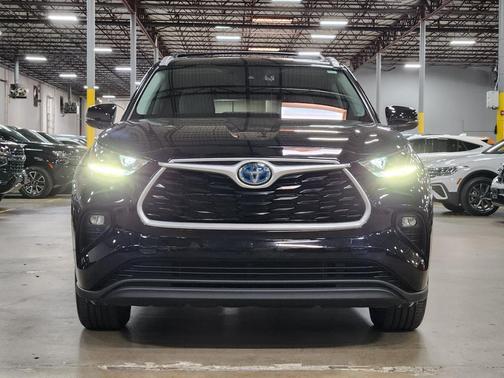 2023 Toyota Highlander Hybrid Bronze Edition