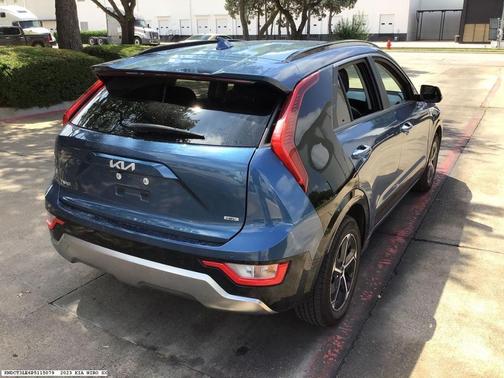 Blue 2023 Kia Niro SX
