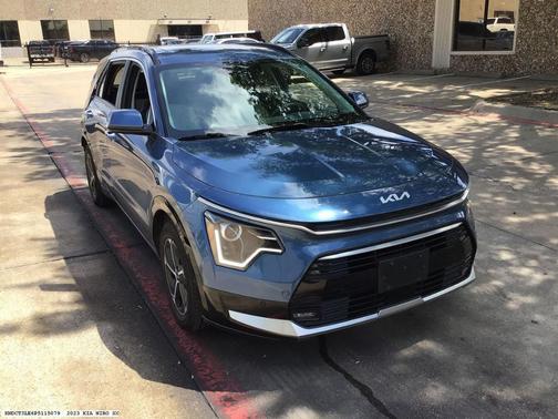 Blue 2023 Kia Niro SX