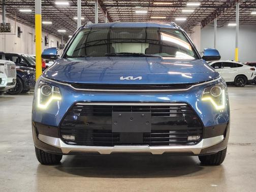 Blue 2023 Kia Niro SX