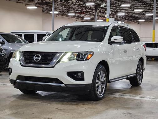 2019 Nissan Pathfinder SV
