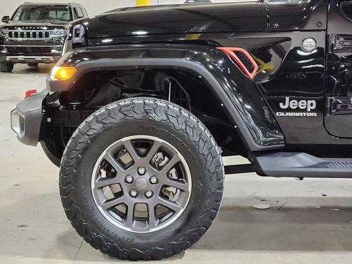 2022 Jeep Gladiator Overland