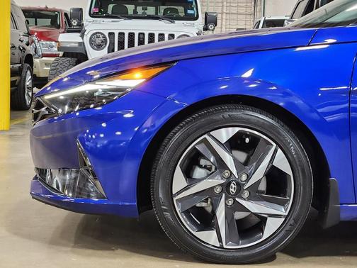 2022 Hyundai ELANTRA Limited