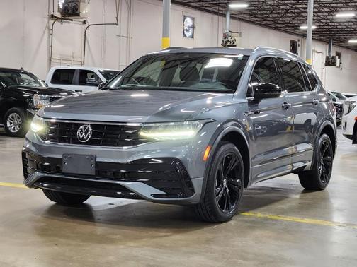 2023 Volkswagen Tiguan 2.0T SE R-Line Black