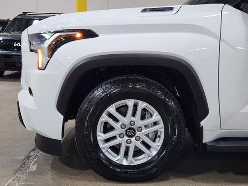 2025 Toyota Sequoia SR5