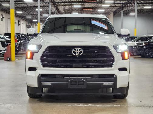 2025 Toyota Sequoia SR5