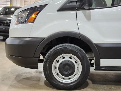 2019 Ford Transit-250 148 WB Medium Roof Cargo