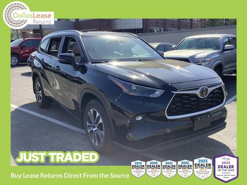 Black 2023 Toyota Highlander XLE