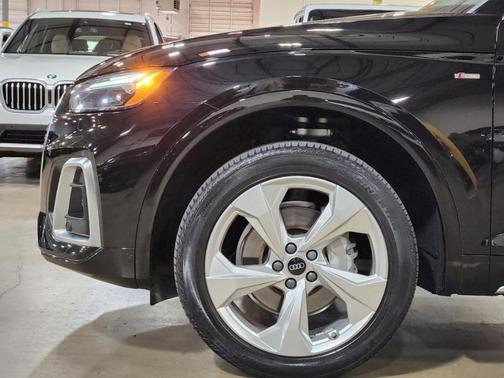 Mythos Black Metallic 2022 Audi Q5 45 S line Premium Plus