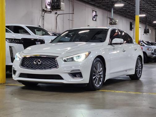 2023 INFINITI Q50 LUXE