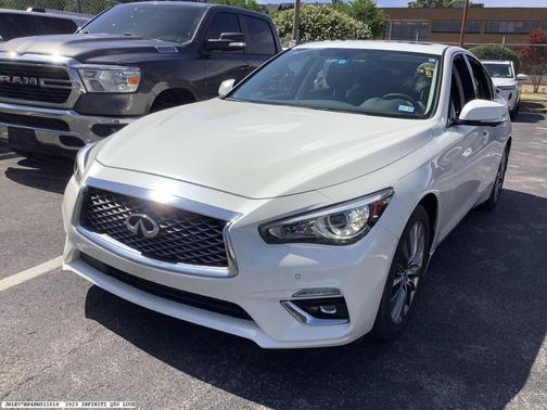 2023 INFINITI Q50 LUXE