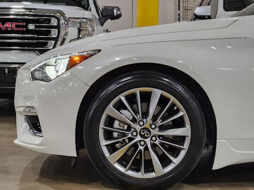 2023 INFINITI Q50 LUXE
