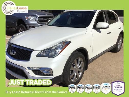 White 2017 INFINITI QX50 Base
