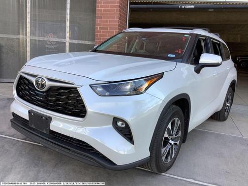 2023 Toyota Highlander XLE