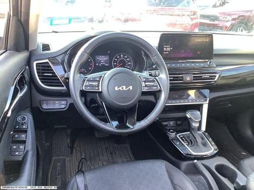 2023 Kia Seltos EX