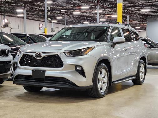 2024 Toyota Highlander LE