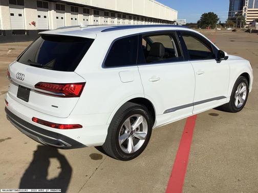 2022 Audi Q7 55 Premium